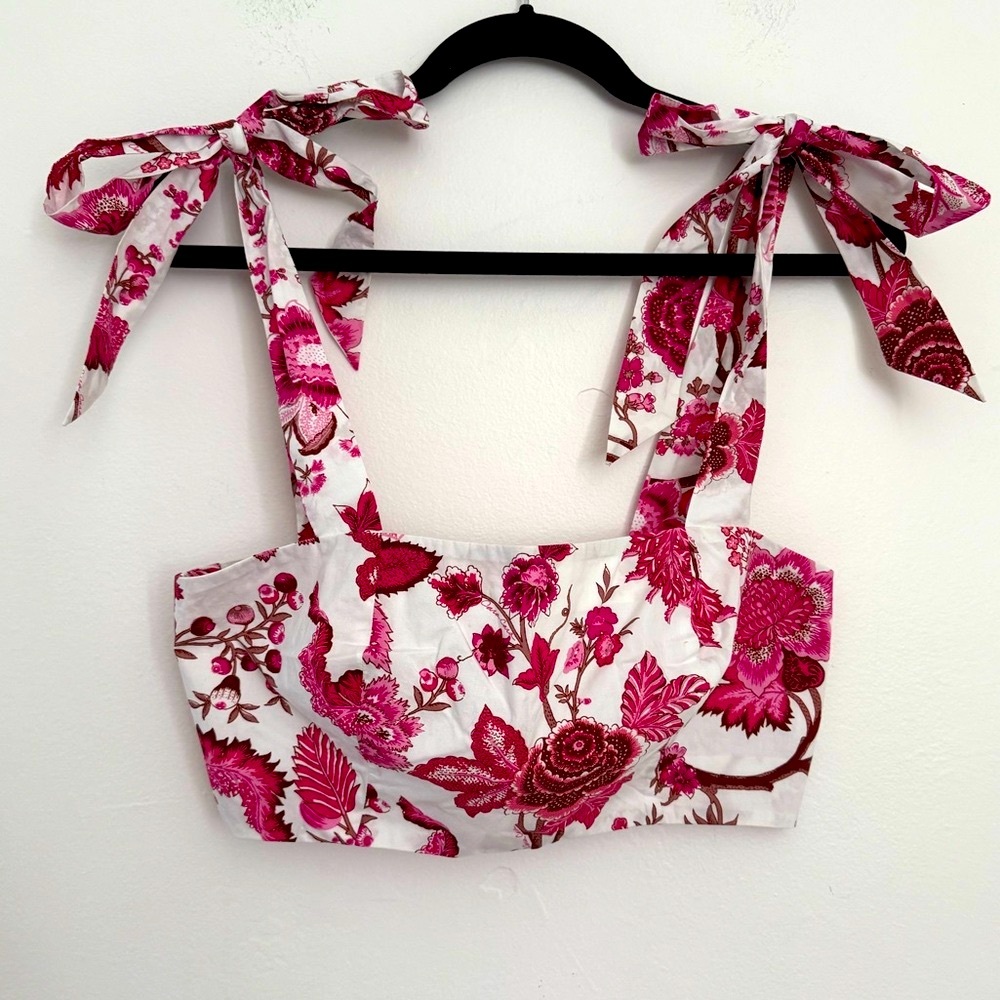 Cara Cara Floral Print Square Neckline Crop Top
Size M